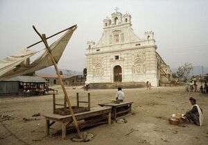 Mercado desierto, Rabinal, Baja Verapaz, 1983.jpg